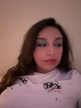 Snapshot of CharmingMaddie chatting on July 16, 2026, 4:18 am CharmingMaddie online show from July 16, 2026, 4:18 am