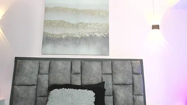 CrisstalStwart online show from December 1, 2025, 7:19 pm