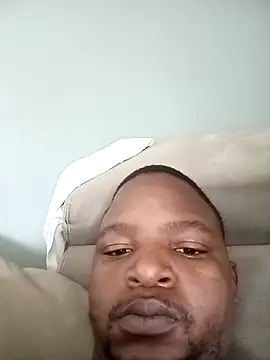 Snapshot of Thabo1004 chatting on November 4, 2025, 6:12 am Thabo1004 online show from November 4, 2025, 6:12 am