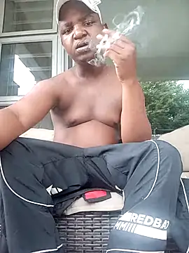 Snapshot of Thabo1004 chatting on December 17, 2025, 3:07 pm Thabo1004 online show from December 17, 2025, 3:07 pm