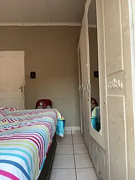 xxxversacejay online show from October 10, 2025, 5:39 am