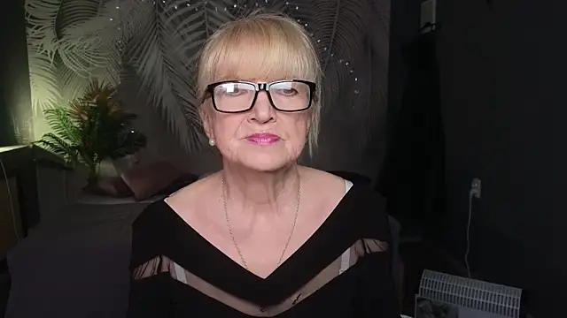 Snapshot of Sabina_Ros chatting on March 3, 2026, 7:47 am Sabina Ros online show from March 3, 2026, 7:47 am