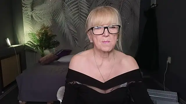 Snapshot of Sabina_Ros chatting on March 4, 2026, 7:36 am Sabina Ros online show from March 4, 2026, 7:36 am