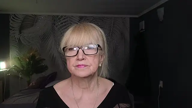 Snapshot of Sabina_Ros chatting on March 5, 2026, 7:26 am Sabina Ros online show from March 5, 2026, 7:26 am
