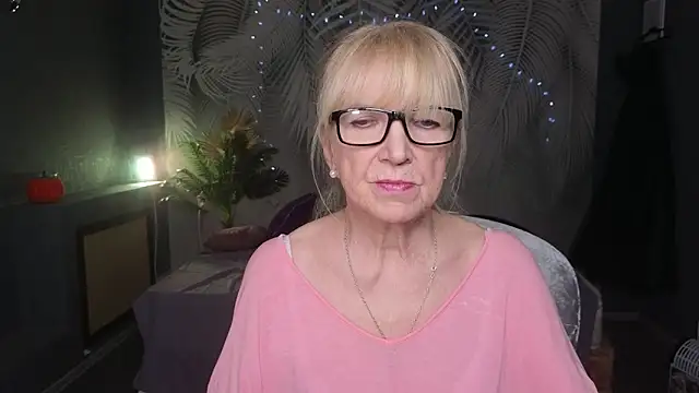 Snapshot of Sabina_Ros chatting on March 6, 2026, 7:16 am Sabina Ros online show from March 6, 2026, 7:16 am