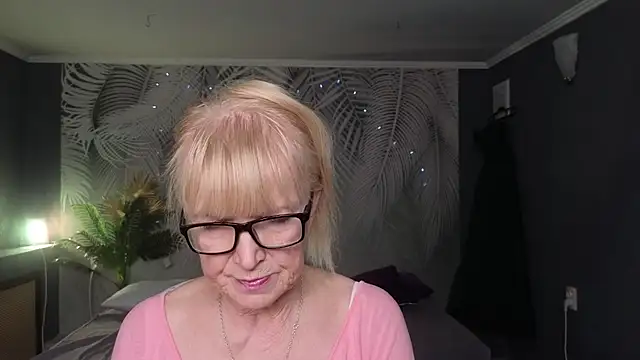 Snapshot of Sabina_Ros chatting on March 31, 2026, 8:04 am Sabina Ros online show from March 31, 2026, 8:04 am
