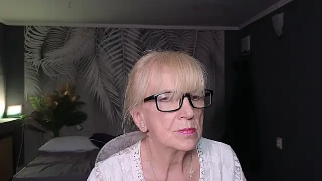 Snapshot of Sabina_Ros chatting on May 29, 2026, 7:06 am Sabina Ros online show from May 29, 2026, 7:06 am