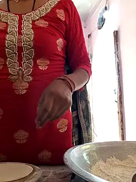 Love-pari077 online show from November 12, 2025, 4:13 am