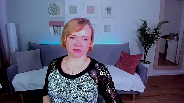 Snapshot of BellaSmitty chatting on April 14, 2026, 9:26 am BellaSmitty online show from April 14, 2026, 9:26 am