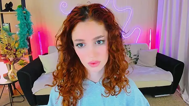 Snapshot of ChristinaConteeree chatting on November 18, 2025, 4:22 pm ChristinaConteeree online show from November 18, 2025, 4:22 pm