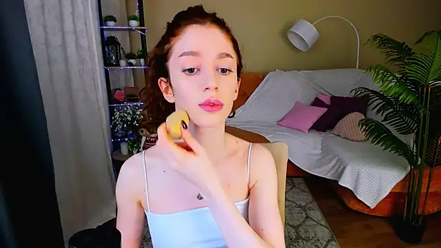 Snapshot of ChristinaConteeree chatting on December 5, 2025, 12:47 pm ChristinaConteeree online show from December 5, 2025, 12:47 pm