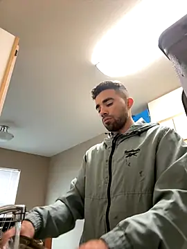 kelvin971011 online show from October 11, 2025, 6:39 pm