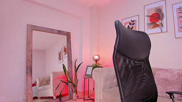 victoria giraldo online show from December 21, 2025, 5:53 pm