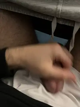 Frankieyyy1 online show from February 12, 2026, 1:33 am