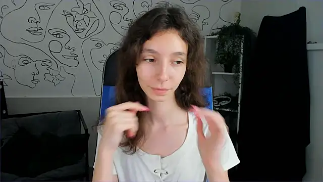 Snapshot of EmmanuellBrown chatting on October 22, 2025, 10:15 am EmmanuellBrown online show from October 22, 2025, 10:15 am