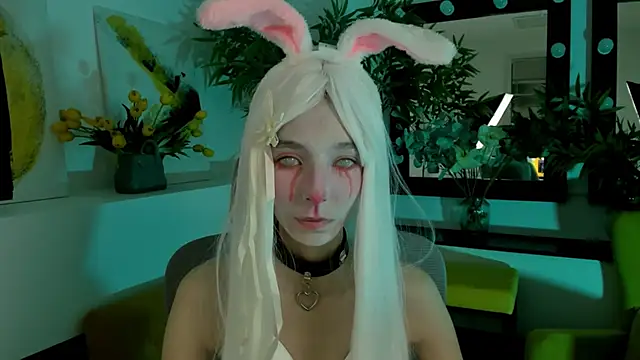 Snapshot of EmmanuellBrown chatting on October 31, 2025, 2:07 pm EmmanuellBrown online show from October 31, 2025, 2:07 pm