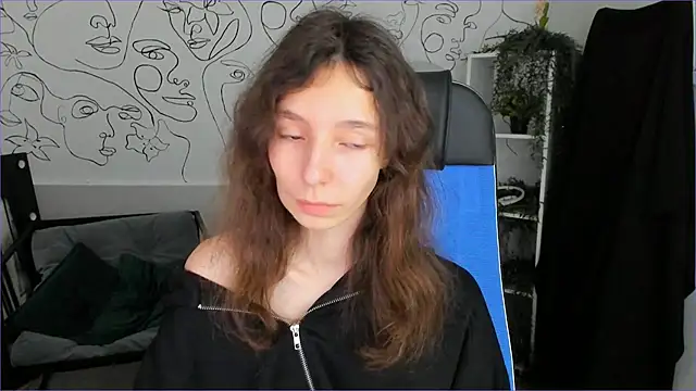 Snapshot of EmmanuellBrown chatting on November 7, 2025, 12:27 pm EmmanuellBrown online show from November 7, 2025, 12:27 pm