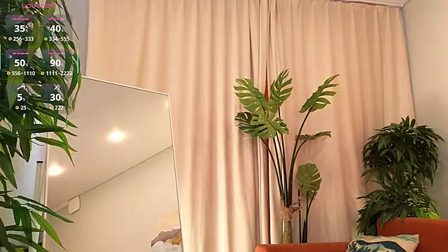 Snapshot of AliciaMellow chatting on September 13, 2025, 3:17 am AliciaMellow online show from September 13, 2025, 3:17 am