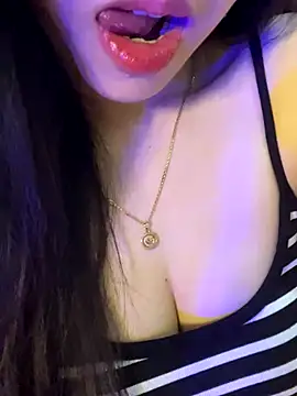 Snapshot of Mon_monbaby chatting on November 29, 2025, 6:44 pm Mon monbaby online show from November 29, 2025, 6:44 pm