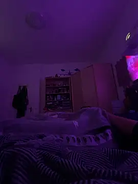 Snapshot of xmilolivex chatting on October 15, 2025, 5:13 pm xmilolivex online show from October 15, 2025, 5:13 pm