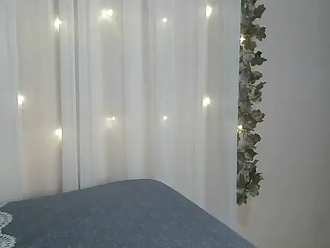 angelainparis28 online show from November 15, 2025, 5:05 am