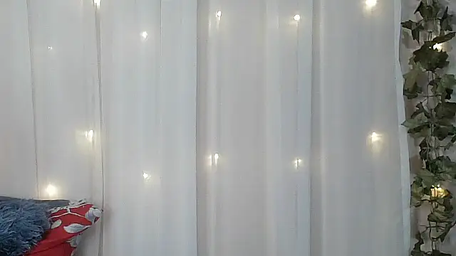 angelainparis28 online show from November 25, 2025, 5:07 am