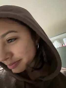 Snapshot of lynn9000 chatting on November 23, 2025, 3:17 am lynn9000 online show from November 23, 2025, 3:17 am