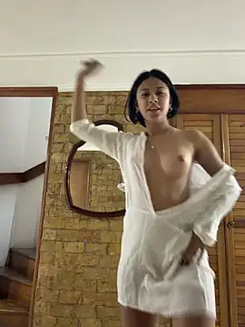 Snapshot of lynn9000 chatting on December 15, 2025, 11:09 pm lynn9000 online show from December 15, 2025, 11:09 pm