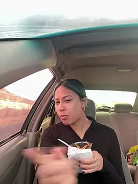 lynn9000 online show from April 22, 2026, 8:21 pm