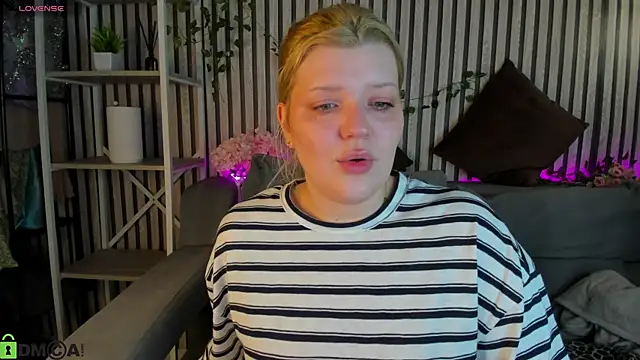 Snapshot of Michele_Greenn chatting on June 4, 2026, 1:11 am Michele Greenn online show from June 4, 2026, 1:11 am