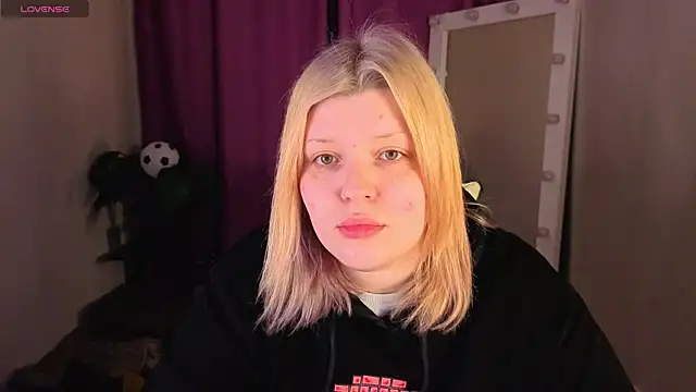 Snapshot of Michele_Greenn chatting on June 22, 2026, 1:07 am Michele Greenn online show from June 22, 2026, 1:07 am