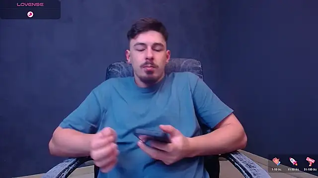 Snapshot of EnzoRace chatting on November 26, 2025, 5:41 am EnzoRace online show from November 26, 2025, 5:41 am