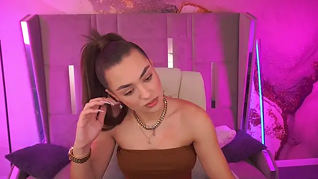 EricaSin online show from November 23, 2025, 7:30 am