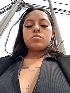 Snapshot of LunaHot_777 chatting on November 5, 2025, 6:19 pm LunaHot 777 online show from November 5, 2025, 6:19 pm