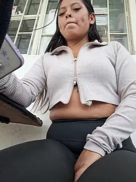 Snapshot of LunaHot_777 chatting on November 17, 2025, 6:24 pm LunaHot 777 online show from November 17, 2025, 6:24 pm