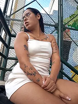 Snapshot of LunaHot_777 chatting on December 13, 2025, 7:53 pm LunaHot 777 online show from December 13, 2025, 7:53 pm