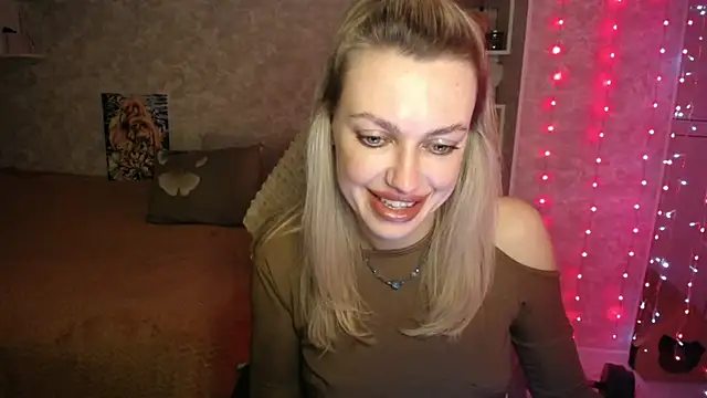 NickyAdamidi online show from November 17, 2025, 5:19 pm