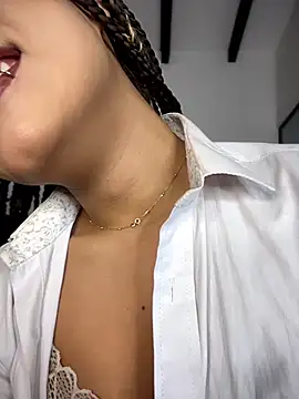 MystiqueXXX online show from February 17, 2026, 1:18 pm