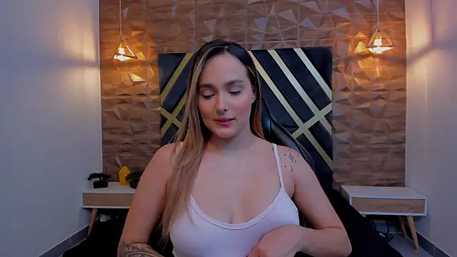 Snapshot of Emmaa_white_ chatting on November 11, 2025, 5:13 pm Emmaa white online show from November 11, 2025, 5:13 pm