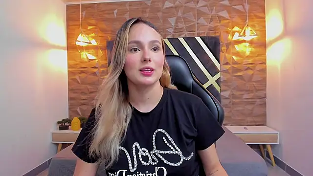 Emmaa white  online show from April 10, 2026, 5:17 pm