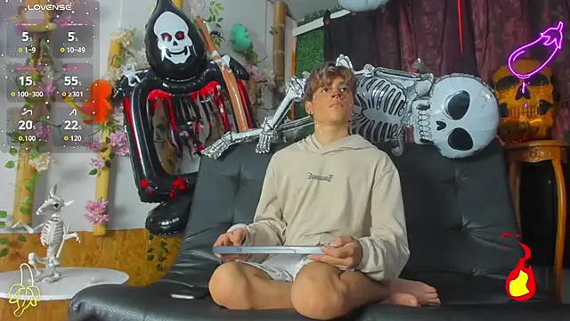 Snapshot of spicy_adonhis chatting on October 24, 2025, 7:21 pm spicy adonhis online show from October 24, 2025, 7:21 pm