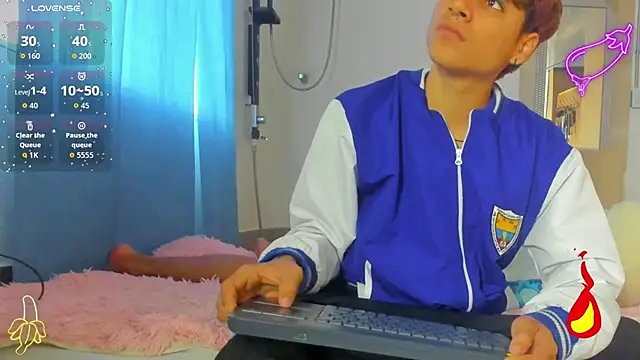 Snapshot of spicy_adonhis chatting on October 27, 2025, 12:42 pm spicy adonhis online show from October 27, 2025, 12:42 pm