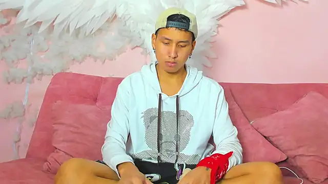 Snapshot of spicy_adonhis chatting on November 21, 2025, 1:10 pm spicy adonhis online show from November 21, 2025, 1:10 pm