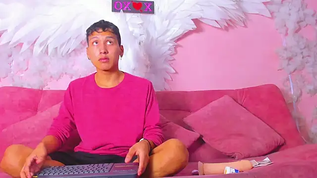 Snapshot of spicy_adonhis chatting on December 3, 2025, 12:58 pm spicy adonhis online show from December 3, 2025, 12:58 pm