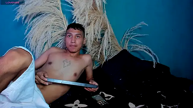 spicy adonhis online show from January 5, 2026, 5:27 pm