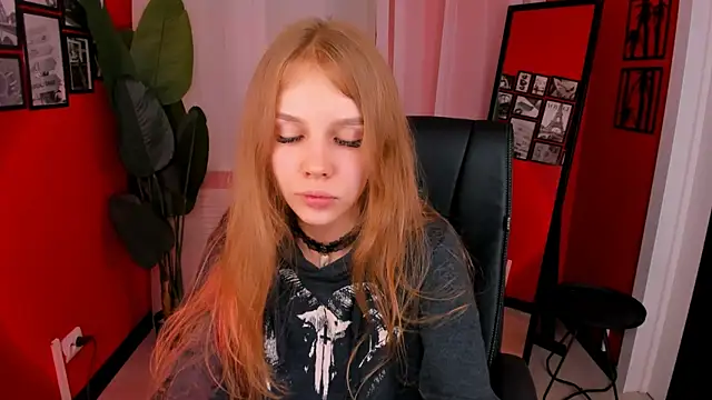 Selen hells weet online show from September 21, 2025, 6:53 pm
