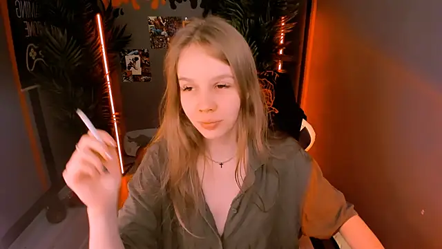 Selen hells weet online show from October 19, 2025, 3:56 pm