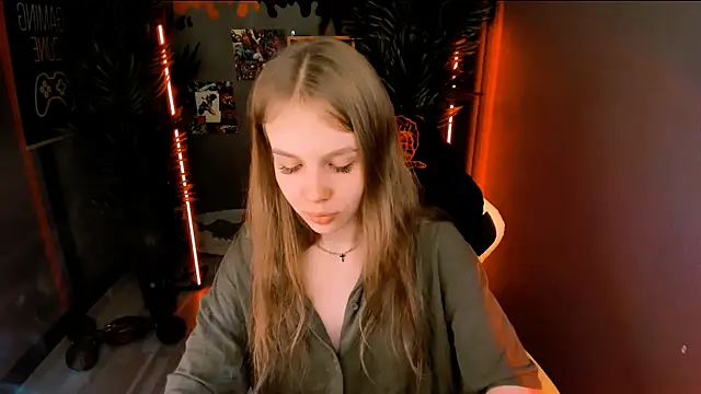 Selen hells weet online show from October 21, 2025, 4:51 pm