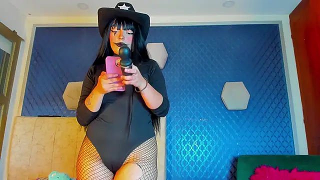 Snapshot of thania_777 chatting on November 3, 2025, 9:48 pm thania 777 online show from November 3, 2025, 9:48 pm