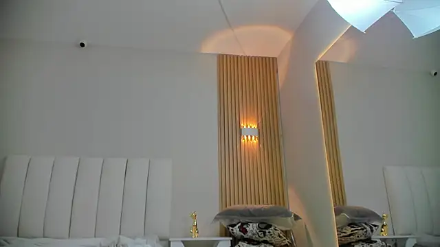 lilyth adam online show from November 13, 2025, 7:35 pm